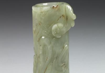图片[2]-Carved jade vase in the shape of plum tree trunk, Ming dynasty (1368-1644)-China Archive